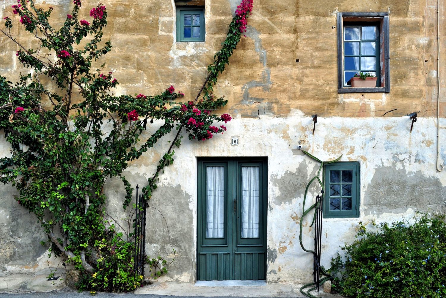 Where to live: Malta or Gozo?